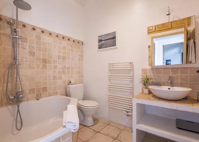 Elica By Interhome Grimaud